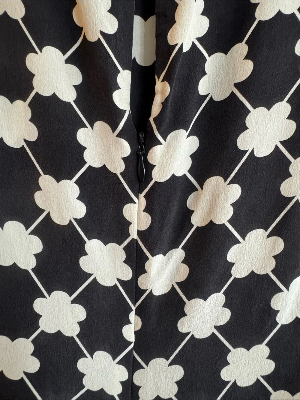 Spade New York 100% Silk Geometric Clover Lattice Top Size 6